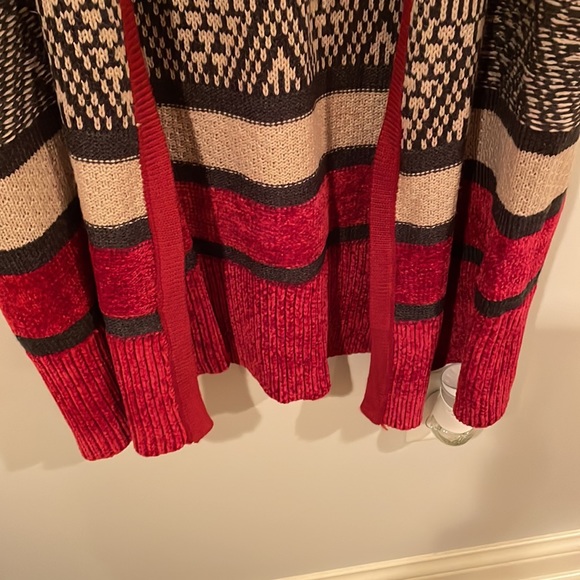 Geometric Pattern Duster - Picture 4 of 5